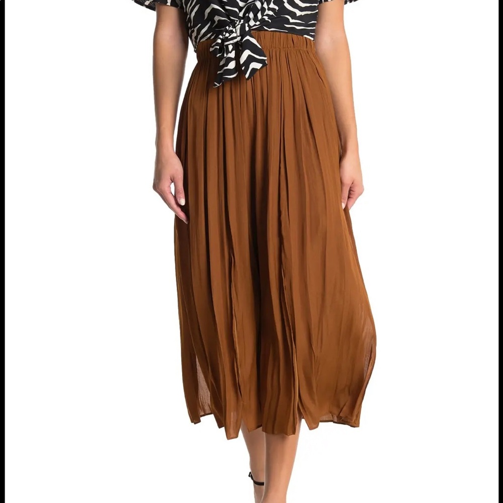 Top shop pleated skirt